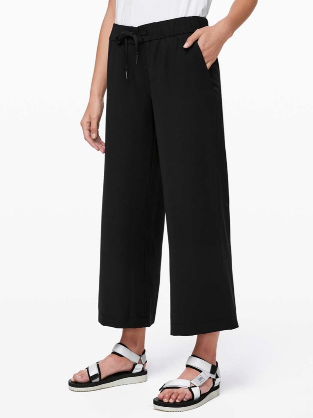 Lululemon On the Fly Wide-Leg 7/8 Pant *Woven Black size 6